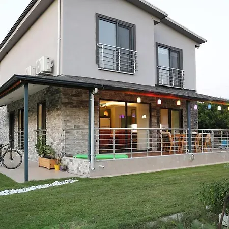 Villa Green Villa
